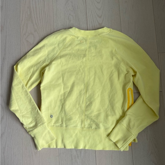 Yellow Lululemon sweater size 6, never worn in perfect condition! - Picture 3 of 3